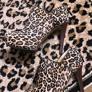 NINE WEST BROWN BLACK TAN LEOPARD PRINT HEELS WITH ZIPPER BACK SIZE 7.5M ($8 whe